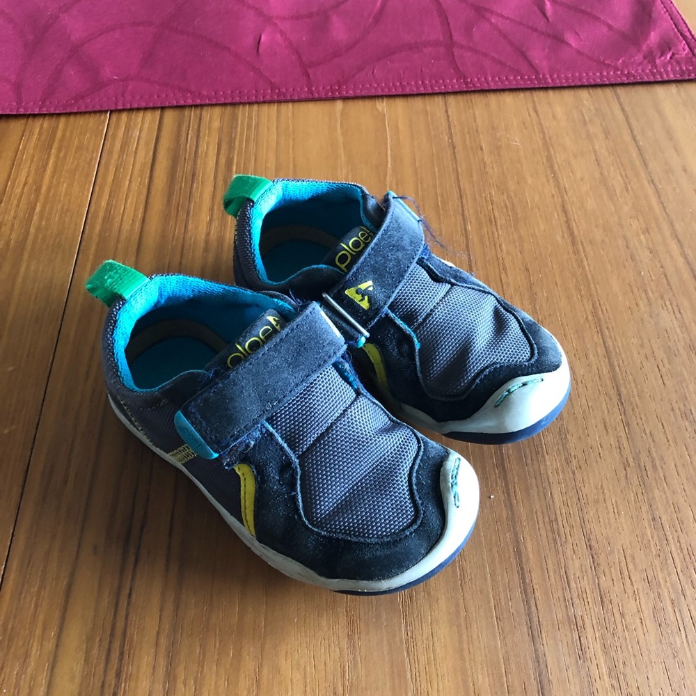 Plae toddler shoes 7.5